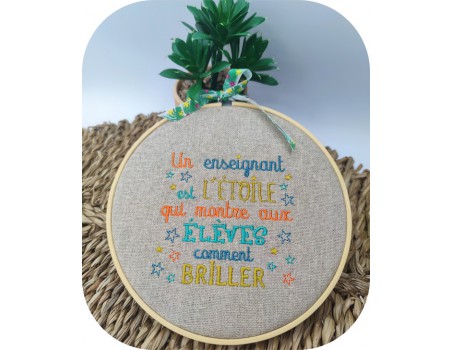 Motif de broderie machine texte enseignant