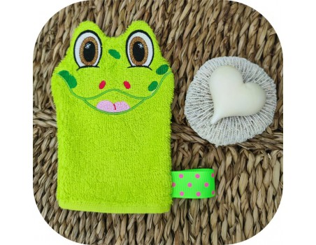 machine embroidery design frog wasch mitt ITH