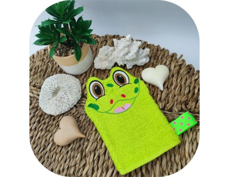 machine embroidery design frog wasch mitt ITH
