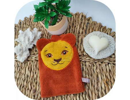 Motif de broderie machine  gant de toilette lion ITH