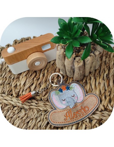 machine embroidery design elephant keychains customizable ith