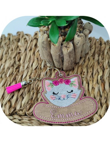 Motif de broderie machine porte clés chatte personnalisable  ITH