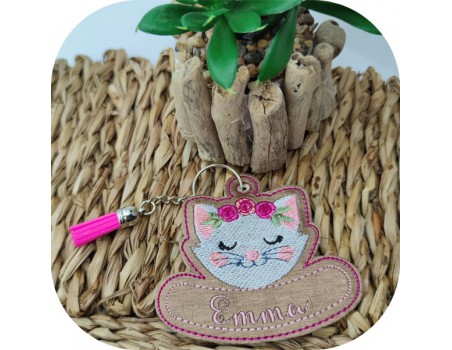 Motif de broderie machine porte clés chatte personnalisable  ITH