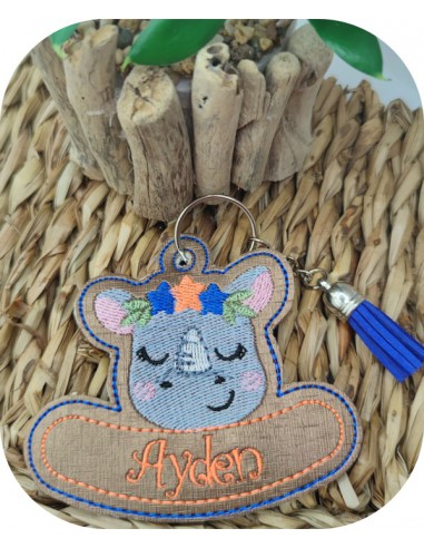 machine embroidery design rhinoceros keychains customizable ith