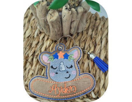 machine embroidery design rhinoceros keychains customizable ith