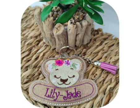 machine embroidery design lioness keychains customizable ith