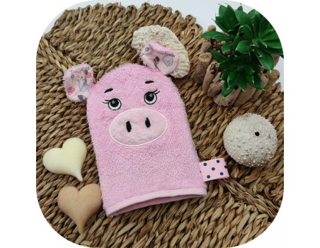 machine embroidery design pig wasch mitt ITH