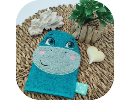 Motif de broderie machine  gant de toilette  dinosaure diplodocus  ITH