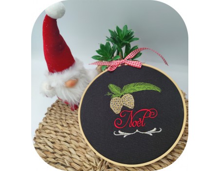 Motif de broderie machine pomme de pin  Noël