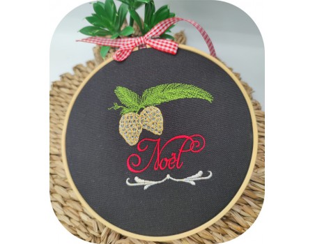 Motif de broderie machine pomme de pin  Noël