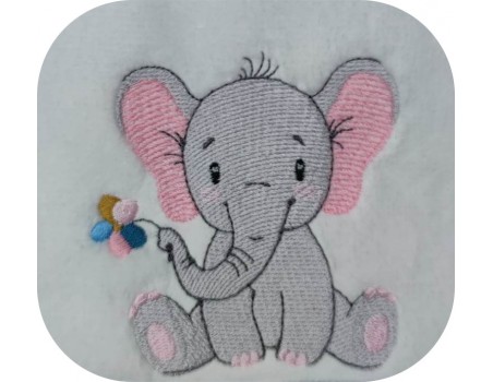 Motif de broderie machine bébé éléphant avec sa fleur