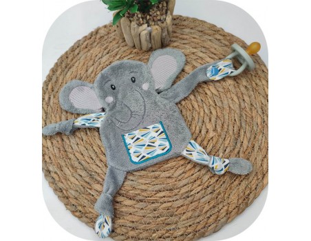 Motif de broderie machine  doudou elephant ITH