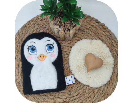 machine embroidery design pinguin wasch mitt  ITH
