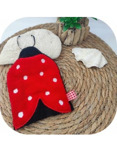 Motif de broderie machine  gant de toilette coccinelle ITH