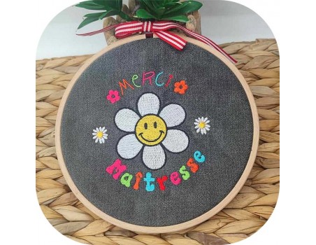 machine embroidery design daisy smiley teatcher