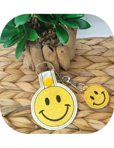 Motif de broderie machine porte clé smiley