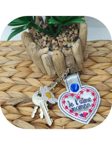 machine embroidery design  love mom keychain ith