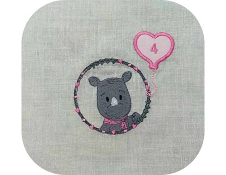 Motif de broderie machine rhinocéros fille avec son ballon coeur en appliqué