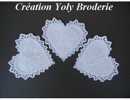 motif de broderie coeur dentelle