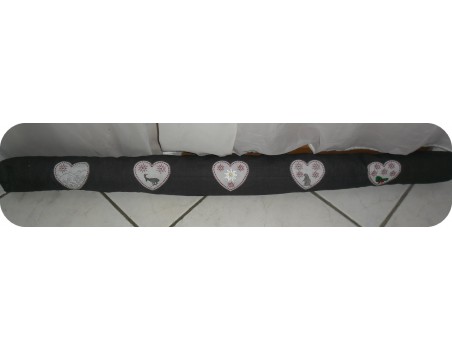 Motif de broderie machine coeur bouquetin