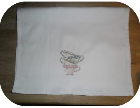 Motif de broderie machine tasses porcelaine