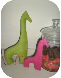 Motif de broderie machine doudou girafe ith