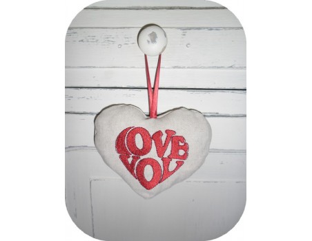 Motif de broderie machine coeur LOVE YOU