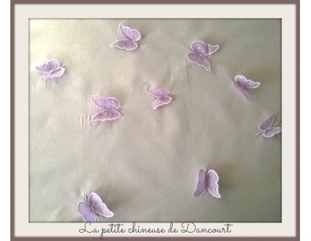 Motif de broderie machine papillons 3D