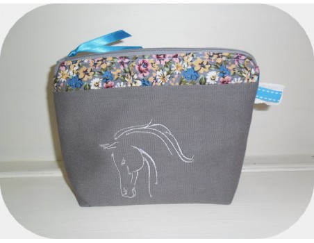 Motif de broderie machine profil cheval 