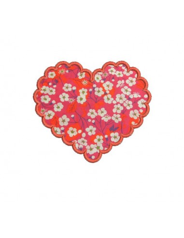 Motif de broderie machine coeur feston appliqué