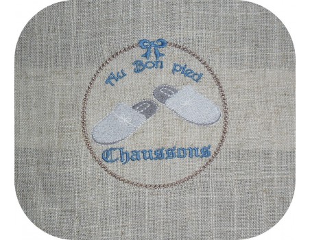 Motif de broderie chaussons femme au bon pied