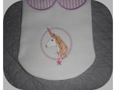 Motif de broderie machine tête de licorne étoilée