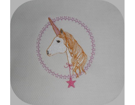 Motif de broderie machine tête de licorne étoilée