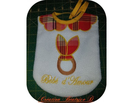 Motif de broderie machine appliqué hochet