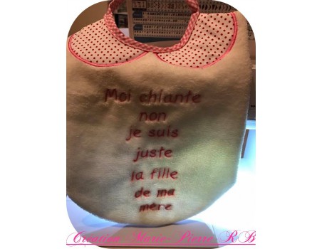 machine embroidery design  bib scalloped  ITH