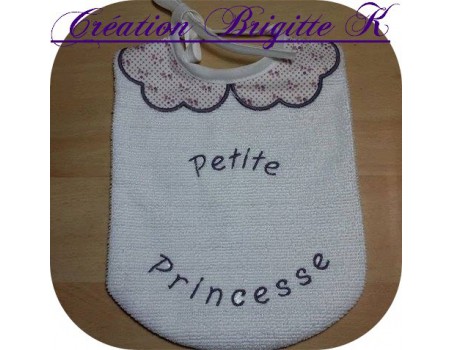 Motif de broderie machine Bavoir col festonné tout dans le cadre